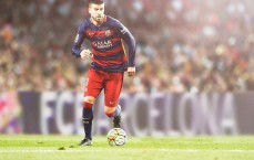 kaiyun.com：皇家贝蒂斯欧洲联赛遭遇双重打击，伊斯科与阿姆拉巴特同场伤退，国家德比前景陷入迷雾