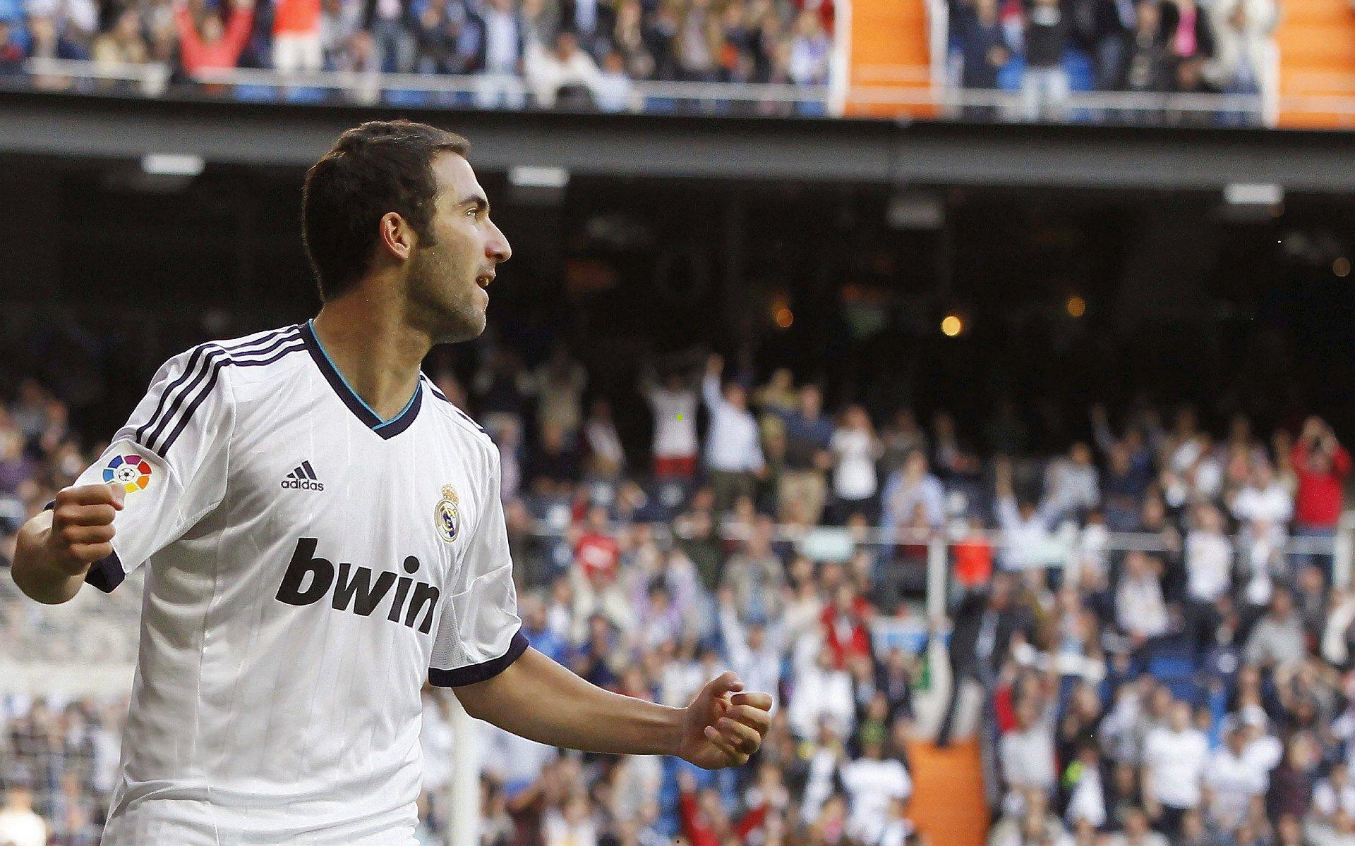 中国香港队赛前展露战术意图，末轮将以高压逼抢挑战国足防线