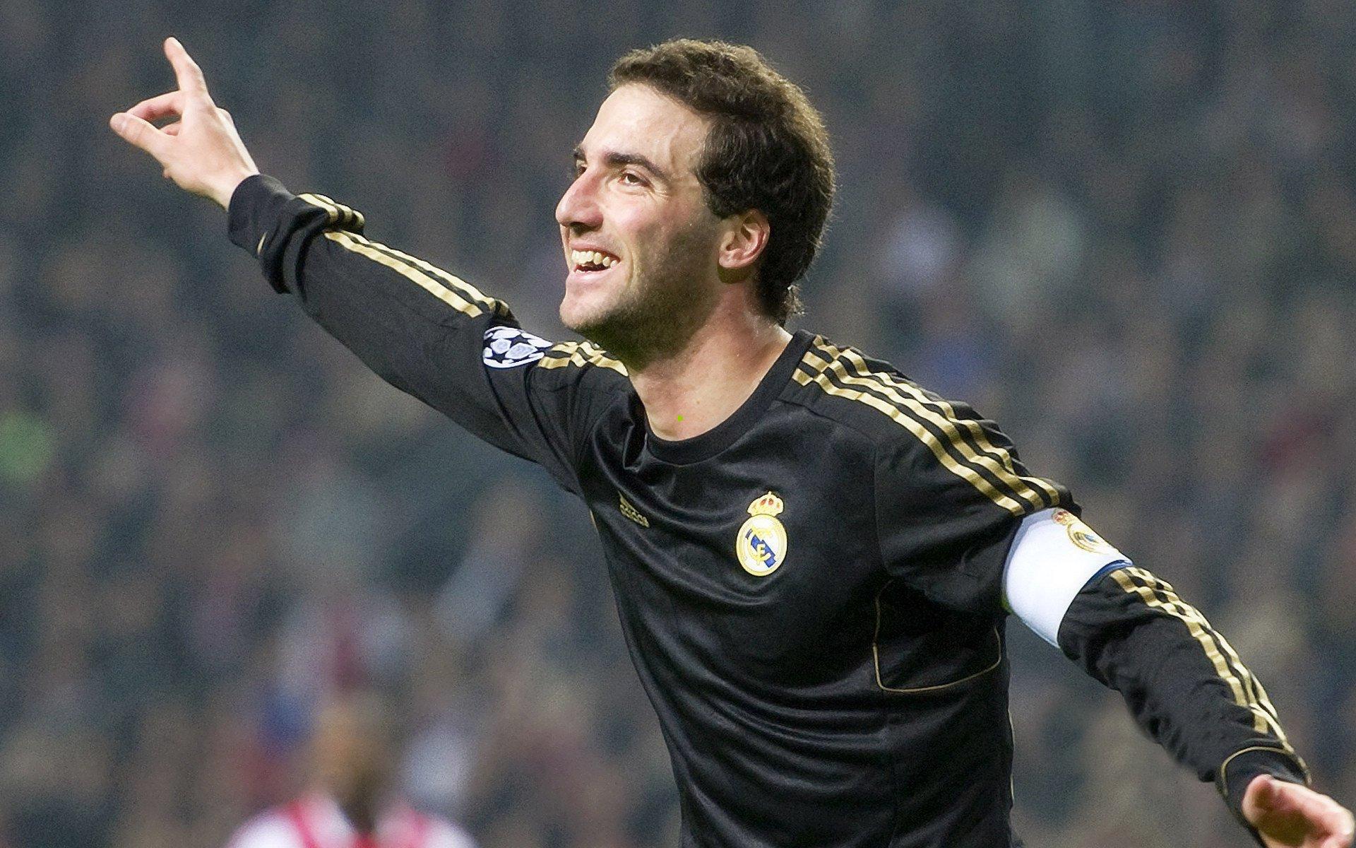 艾克森三轮赛事独造五球，球迷惊叹，昔日辉煌重现？